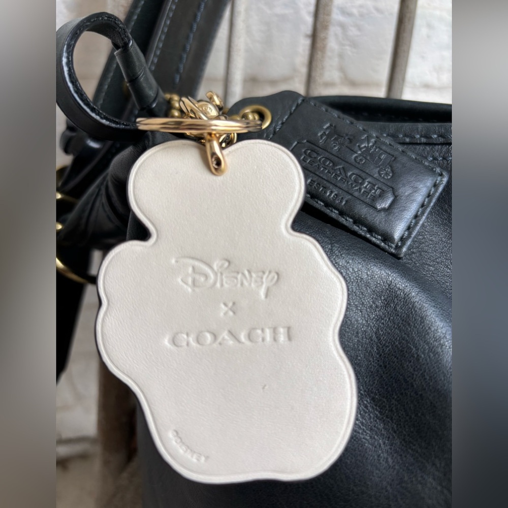 Deep Navy Coach 11422 Bleeker Tattersall bucket Leather Y2K w/ Disney’s bag tag - Picture 8 of 9